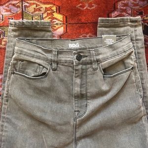 BDG Super High Rise Twig Ankle Jean in Gray